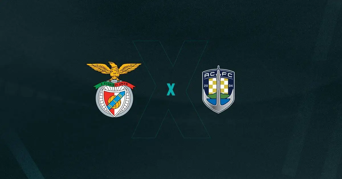 Escudos de Benfica e Auckland City, que duelam pelo Super Mundial