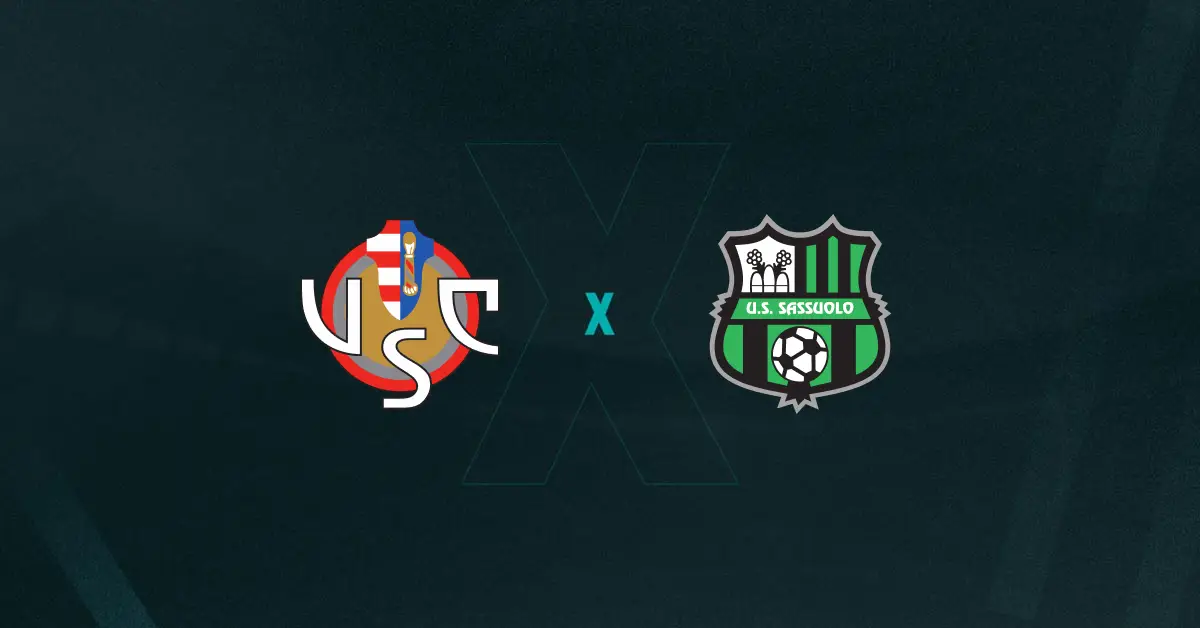 Escudos de Cremonese e Sassuolo, que duelam pelo Campeonato Italiano