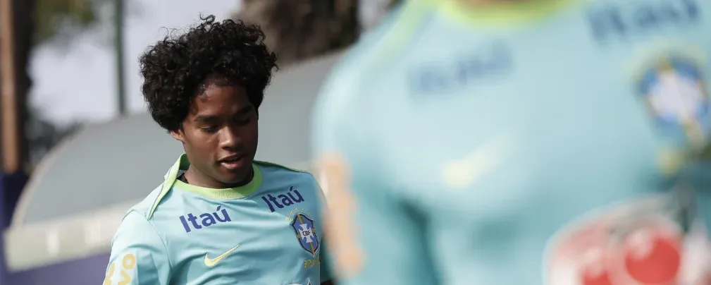 Endrick treina pela Seleção Brasileira