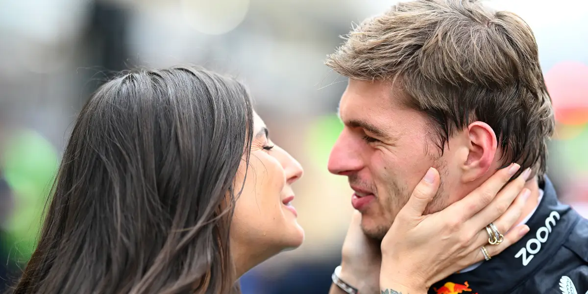 Verstappen e Kelly namoram há quatro anos