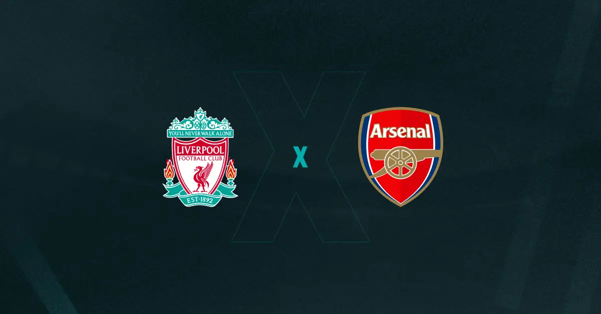 Escudos de Liverpool e Arsenal, que duelam pela Premier League