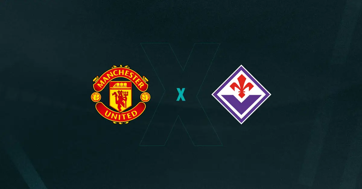 Escudos de Manchester United e Fiorentina, que se enfrentam em amistoso