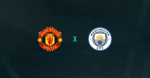Escudos de Manchester United e Manchester City, que duelam pela Premier League