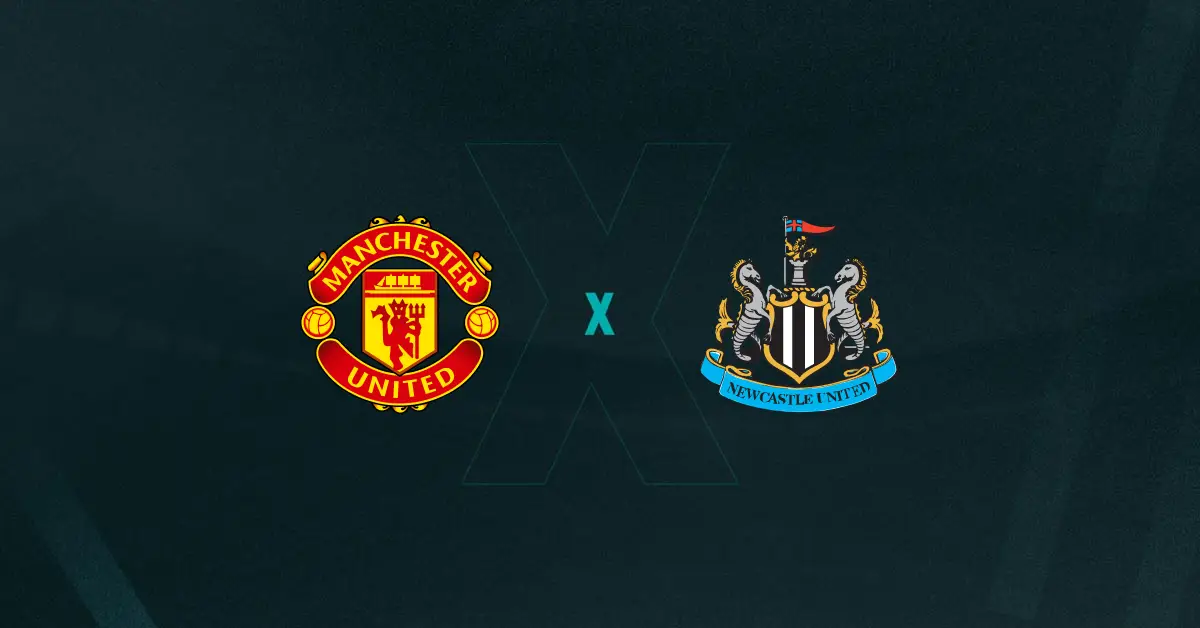 Escudos de Manchester United e Newcastle, que duelam pela Premier League
