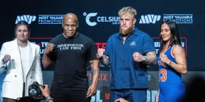 Tyson é super campeão dos pesos pesados