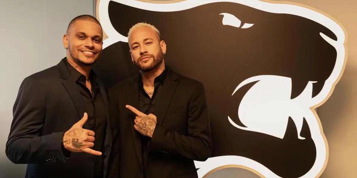 Cris Guedes e Neymar posam para foto