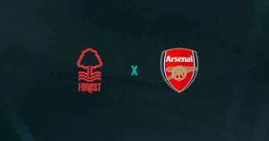 Escudos de Nottingham Forest x Arsenal, que se enfrentam pelo Campeonato Inglês hoje