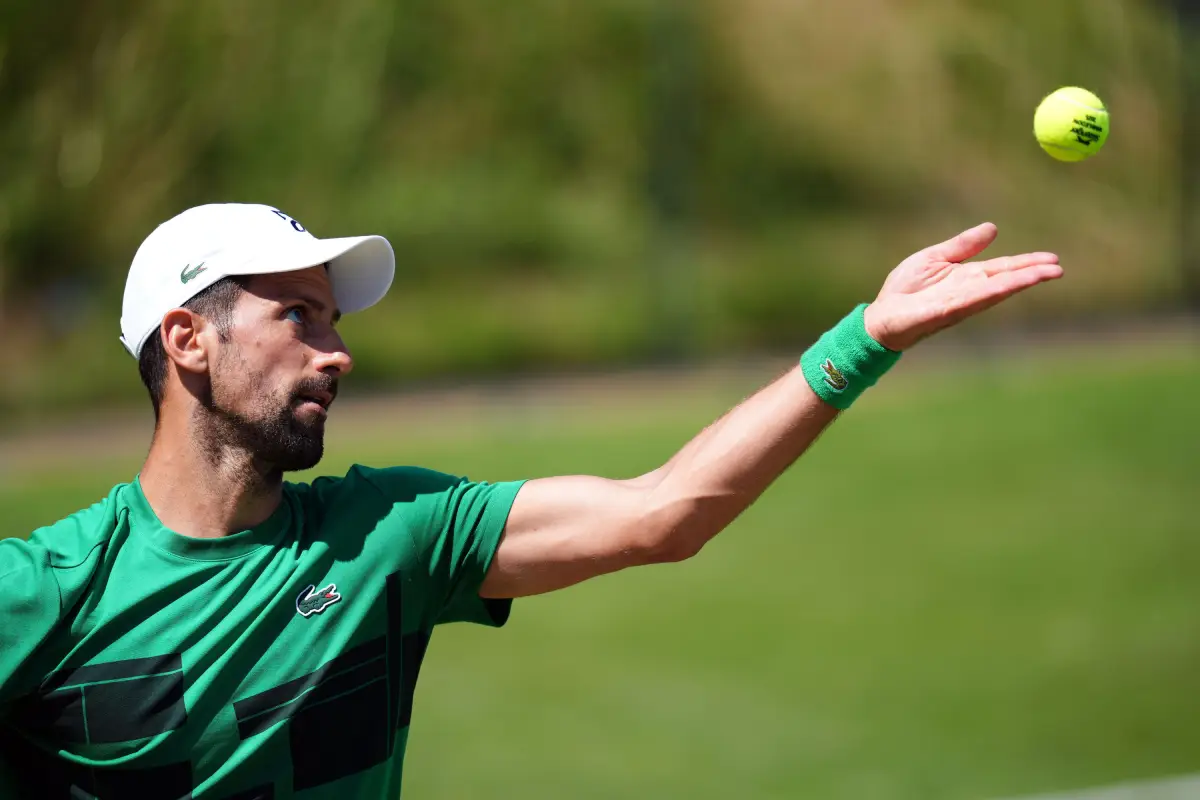 Foto de Novak Djokovic em Wimbledon