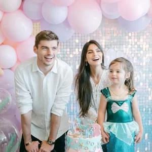 Penelope Piquet celebra seu aniversário com a mãe e Verstappen