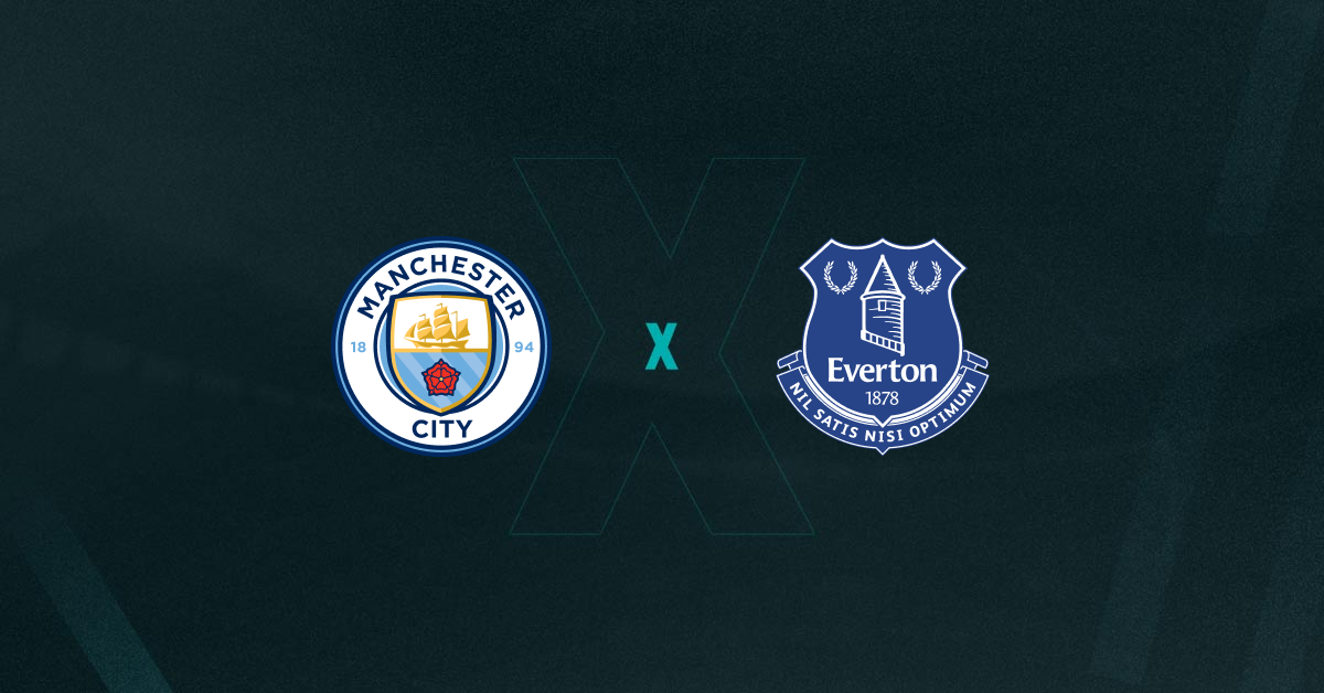 Escudos de Manchester City e Everton, que duelam pela Premier League
