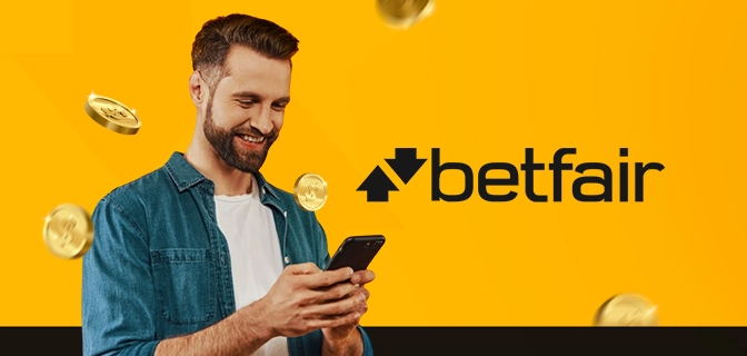 imagem mostra homem sorrindo ao utilizar um smartphone. Ao lado, a logomarca da Betfair.