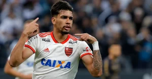 Lucas Paquetá estreou no time profissional do Flamengo em 2016