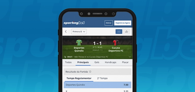 Imagem mostra um smartphone aberto na página de apostas dupla chance na Sportingbet