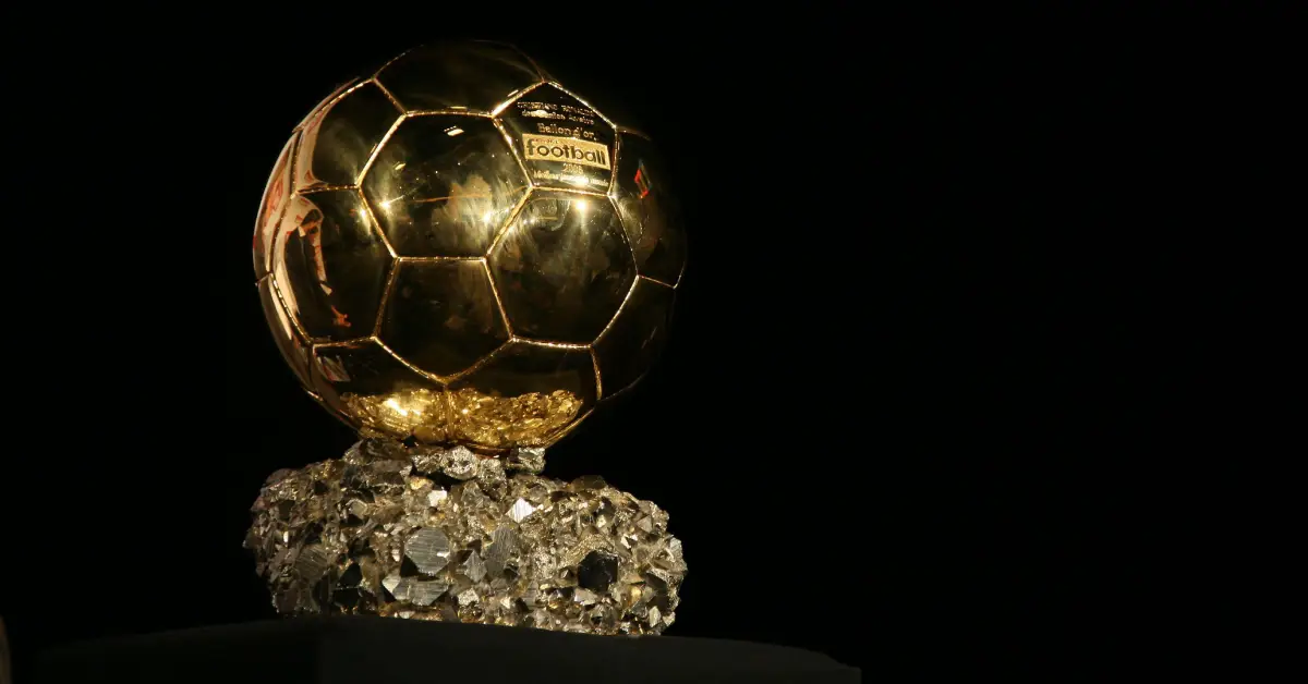 Troféu do Bola de Ouro da revista France Football