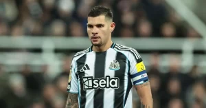 Bruno Guimarães é um dos principais volantes brasileiros na Europa